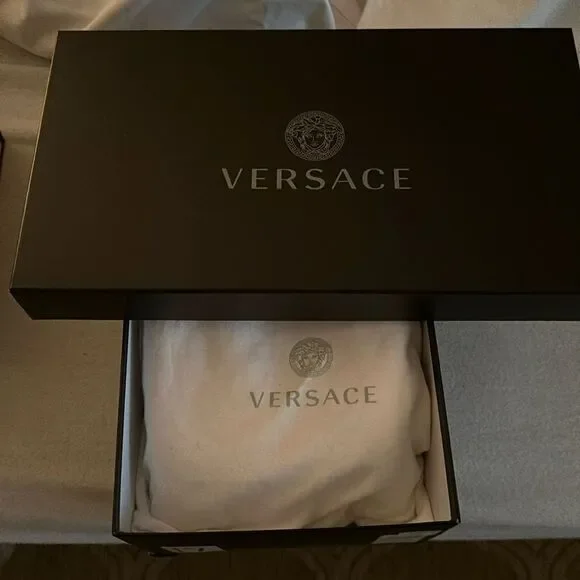 VERSACE Red Leather Low Trainers with Gold Medusa US Men’s Size 10 / EU… - Picture 5 of 16